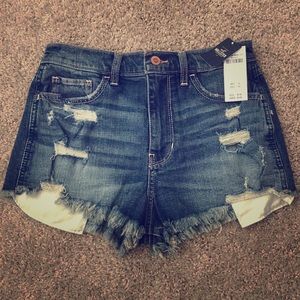 💙HIGH RISE DENIM HOLLISTER SHORTS w/tags💙